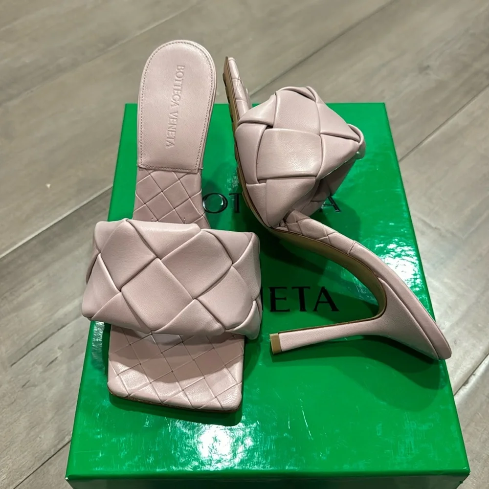 Bottega Veneta - The Lido Sandal - Color: Magnolia- Size: 37.5 - Picture 2 of 8